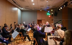 Koncert Orkiestry Symfonicznej pod batutą Oleny Yefremovej 9.11.2023 (6)